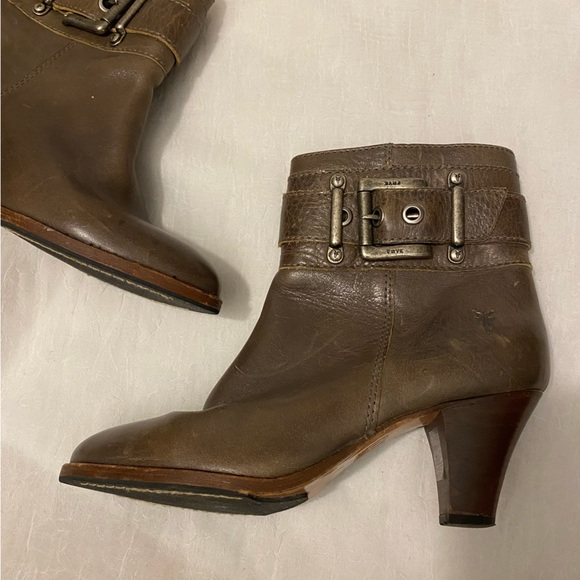 Frye Tina Shootie Leather Chunky Buckle Ankle Boots - Picture 4 of 8